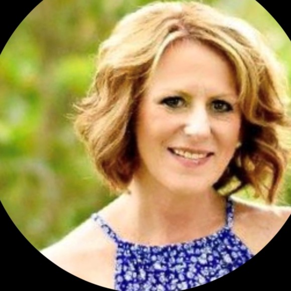 Meet your Posher, Sarah - Picture 1 of 1